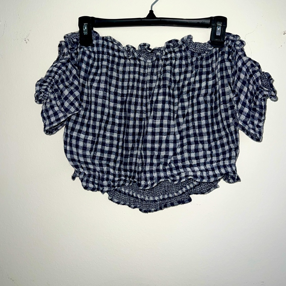 Crop top.